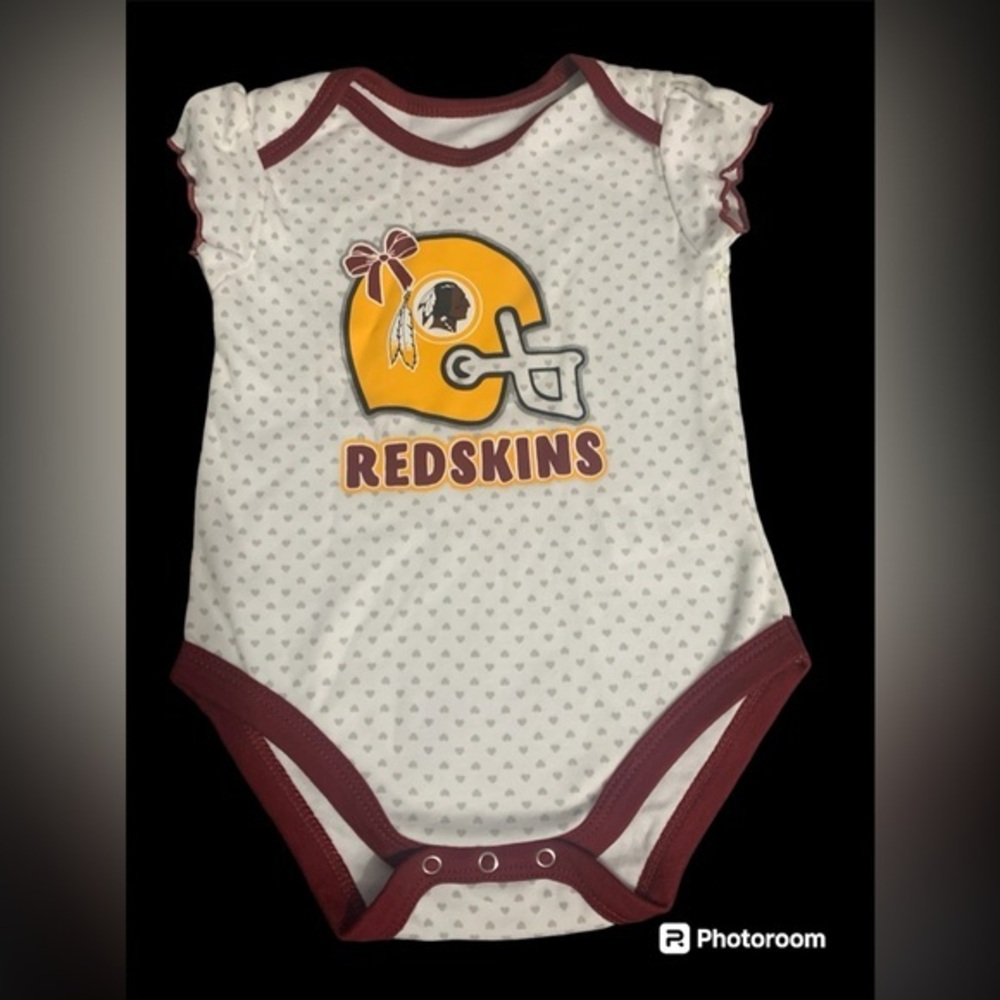 Washington Redskins NFL
Infant Size 6-9 Mos Onesie NWT